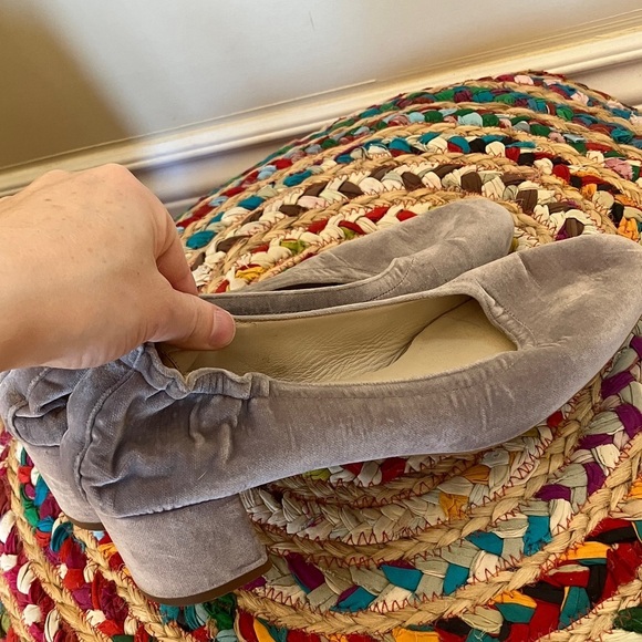 Everlane Soft Gray Velvet Women's Heeled Flats - Picture 3 of 7